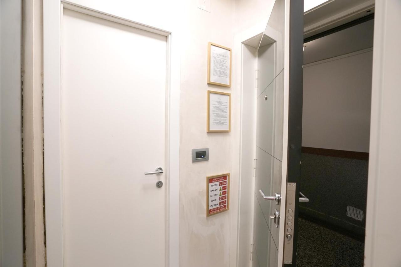 Apartman Stash Belgrad Exteriör bild